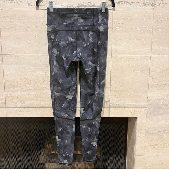 Sweaty Betty The Zero Gravity Leggings - Picture 2 of 7